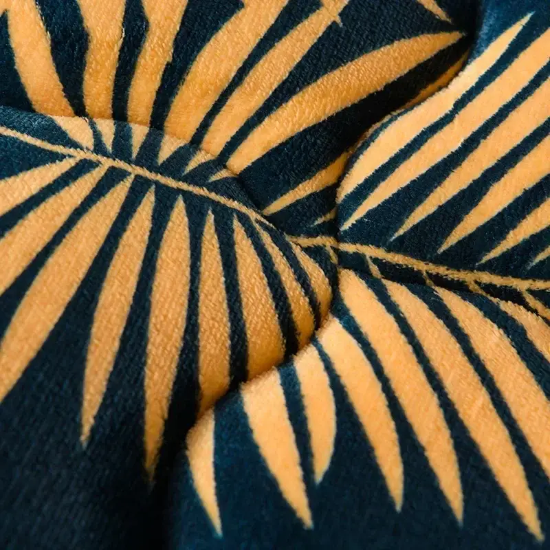 face avant d'une couverture doudou épaisse, chaude, douce et moelleuse