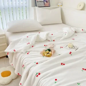 couette de printemps été, légère et super douce pour la peau sur un lit
