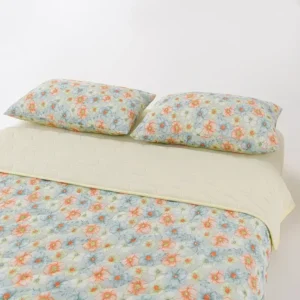 couette matelassée, sensation de fraîcheur. légère pour printemps / été sur un lit