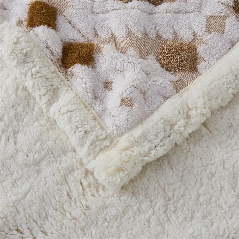 couverture en laine d'agneau artificielle, chaude et confortable en gros plan