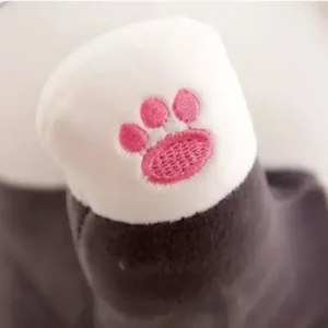 oreiller chat format latéral, on voit la pate