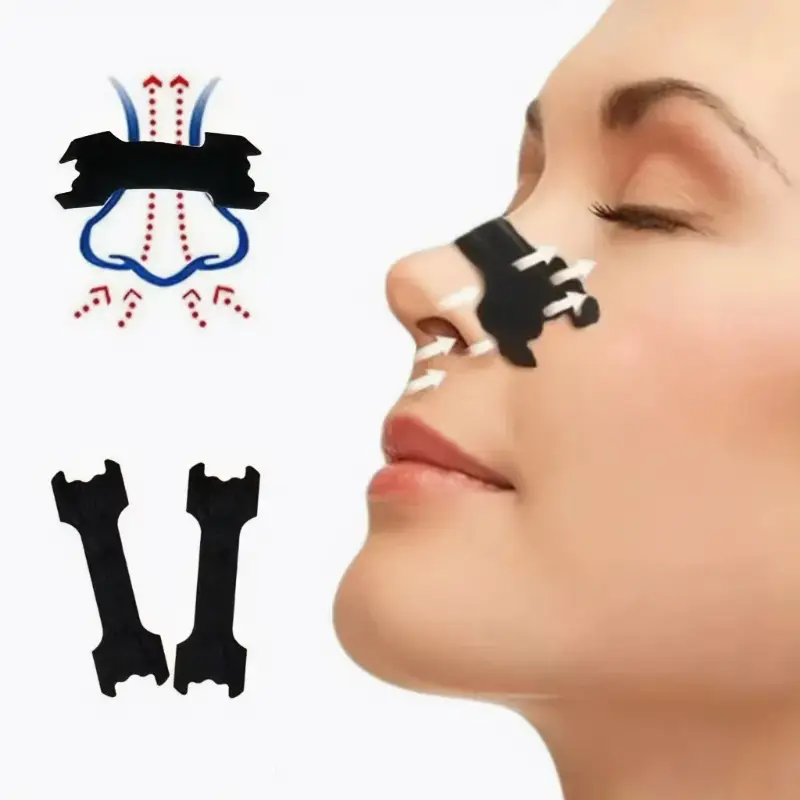 une femme porte un patchs anti ronflement (bandes nasales) pour une meilleure